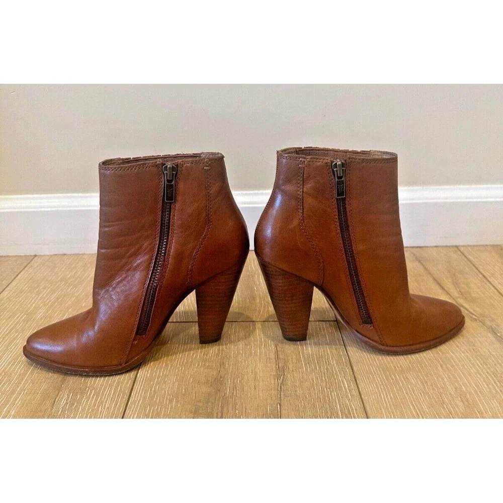 Frye Remy Chelsea Brown Leather‎ Women's Sz 6M Inside Zip Heeled Ankle Bootie